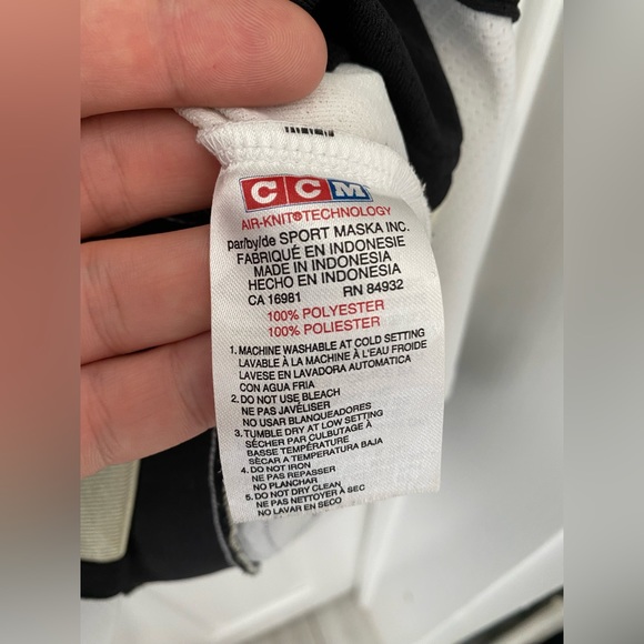 Pittsburgh Penguins Sidney Crosby Jersey - Picture 6 of 13